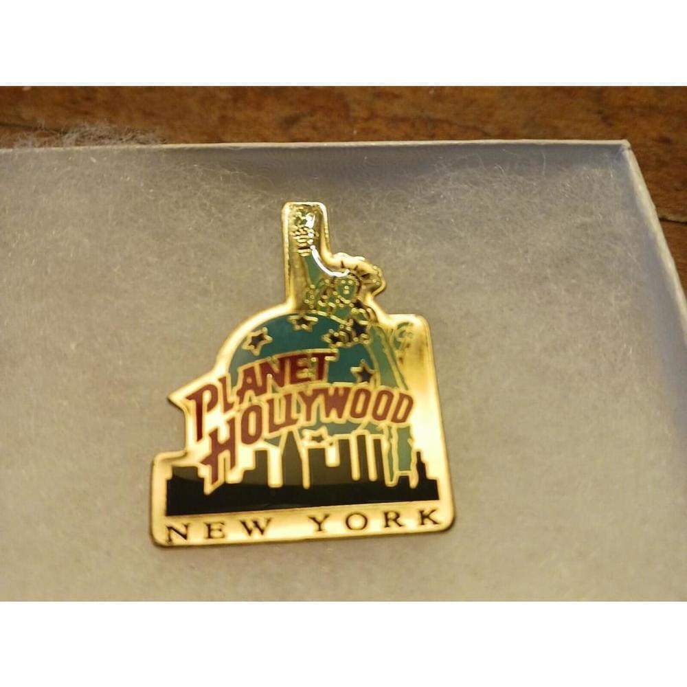 Planet Hollywood New York Statue of Liberty Lapel Pin Vintage